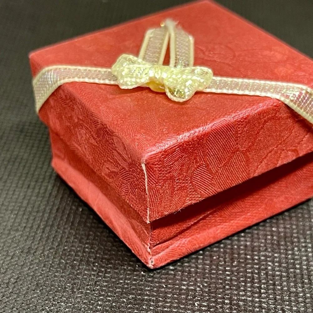 NIB! Elegant 925 Sterling Silver Women's Ring 9 Gift Box Included Heart